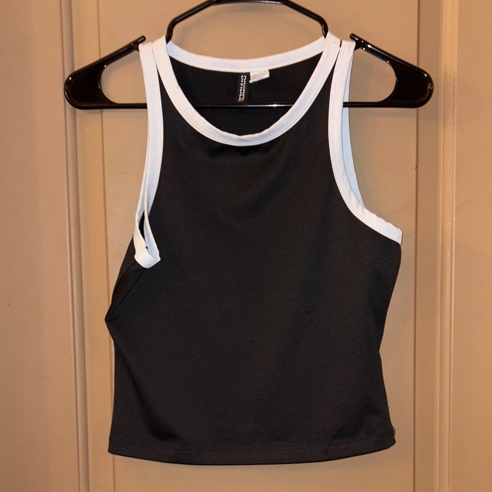 Black and White Tank Tops Set - Picture 5 of 6